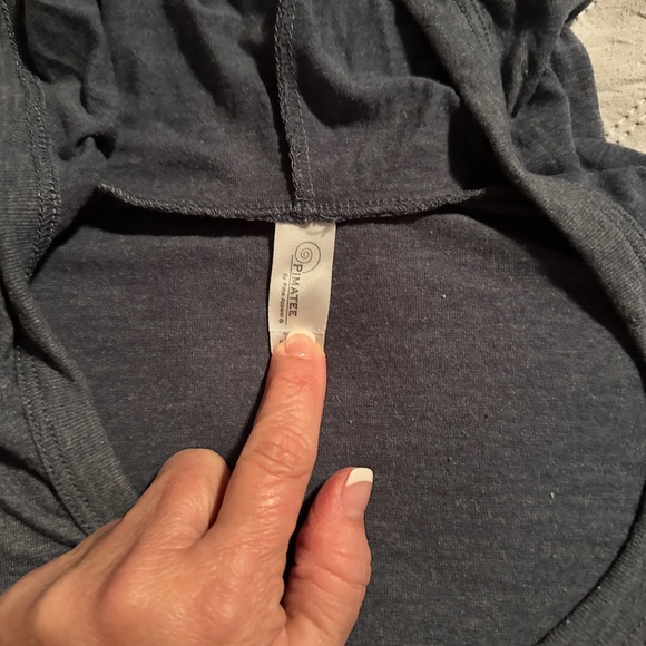 Pimatee Pulloverr with hoodie - Picture 2 of 8